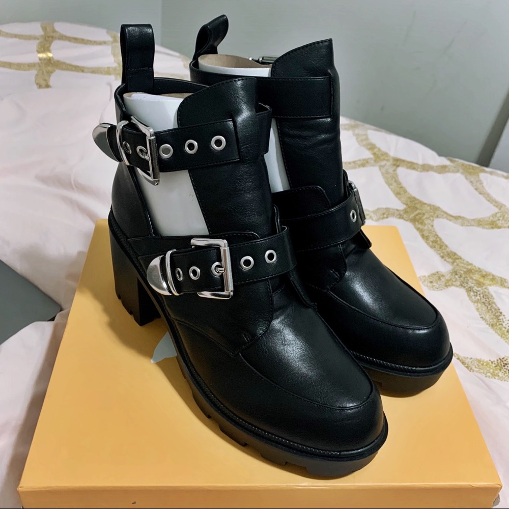Public Figure Maia Black Buckle Cut Out Ankle Boot